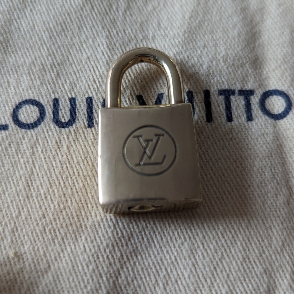 Louis Vuitton Lock #202 ONLY